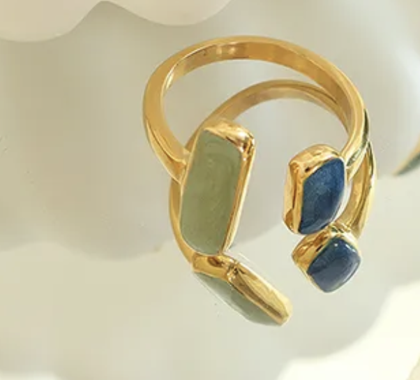 Bean Green Rectangular Open Ring